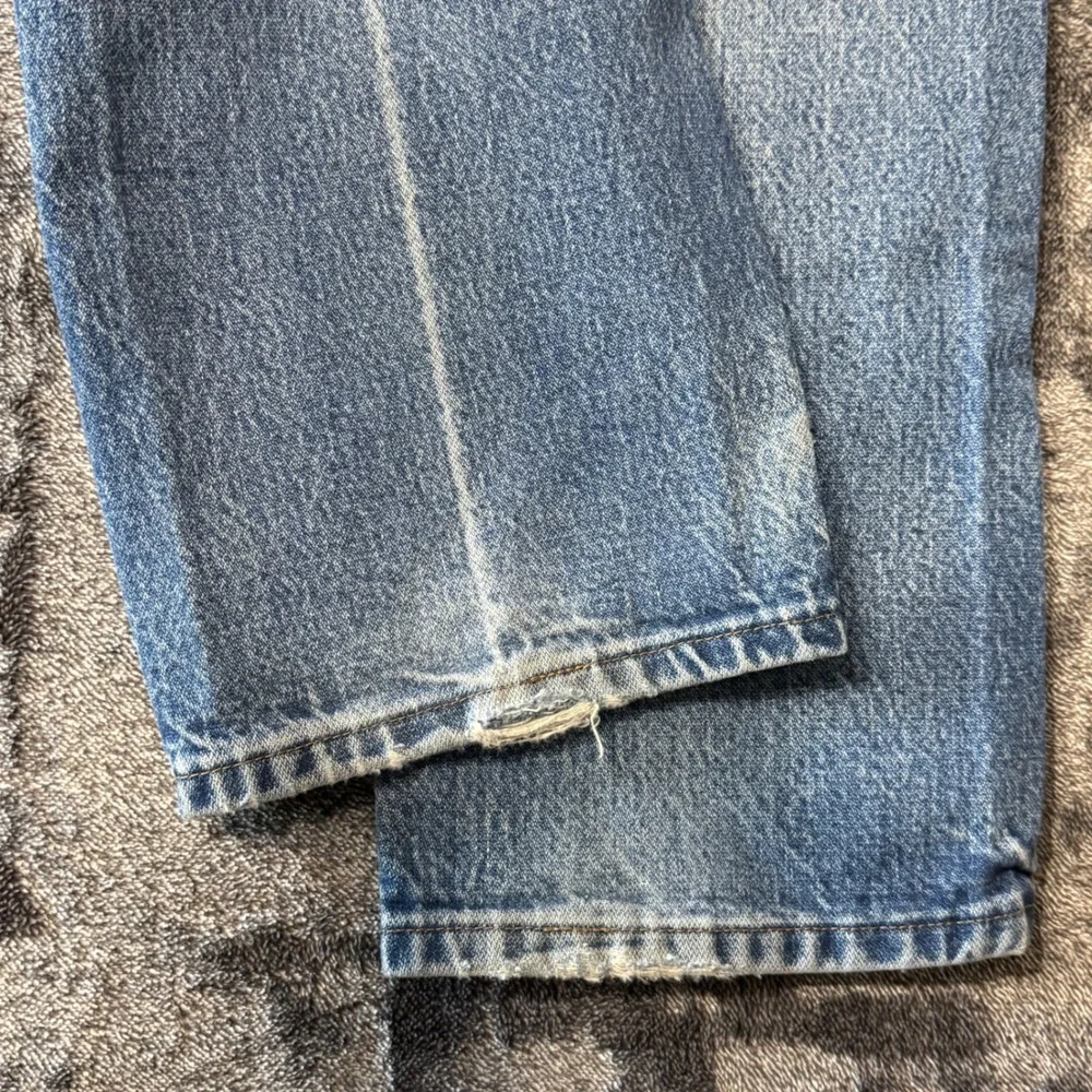 Wrangler authentic good distressing